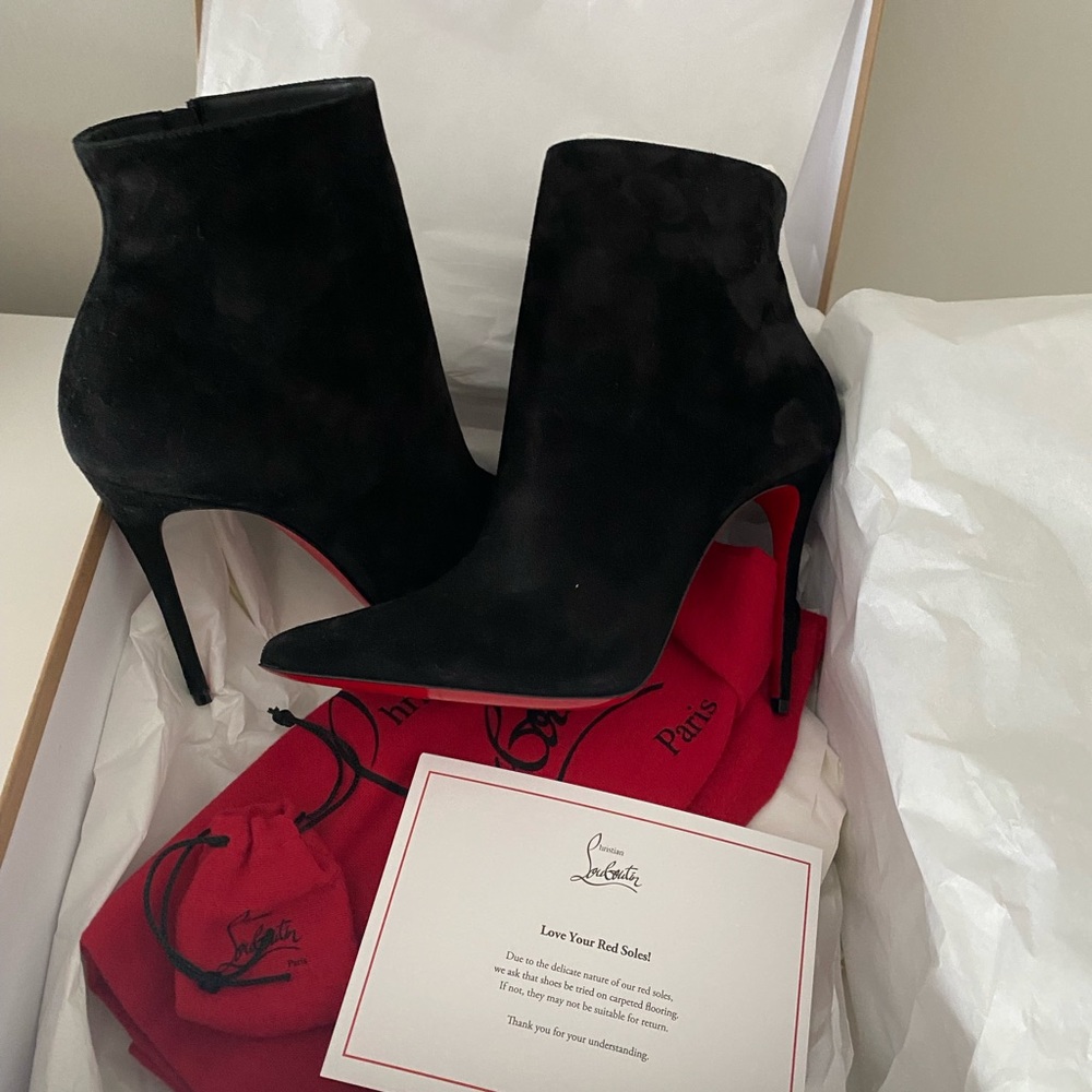 Louboutin So kate suede black booties